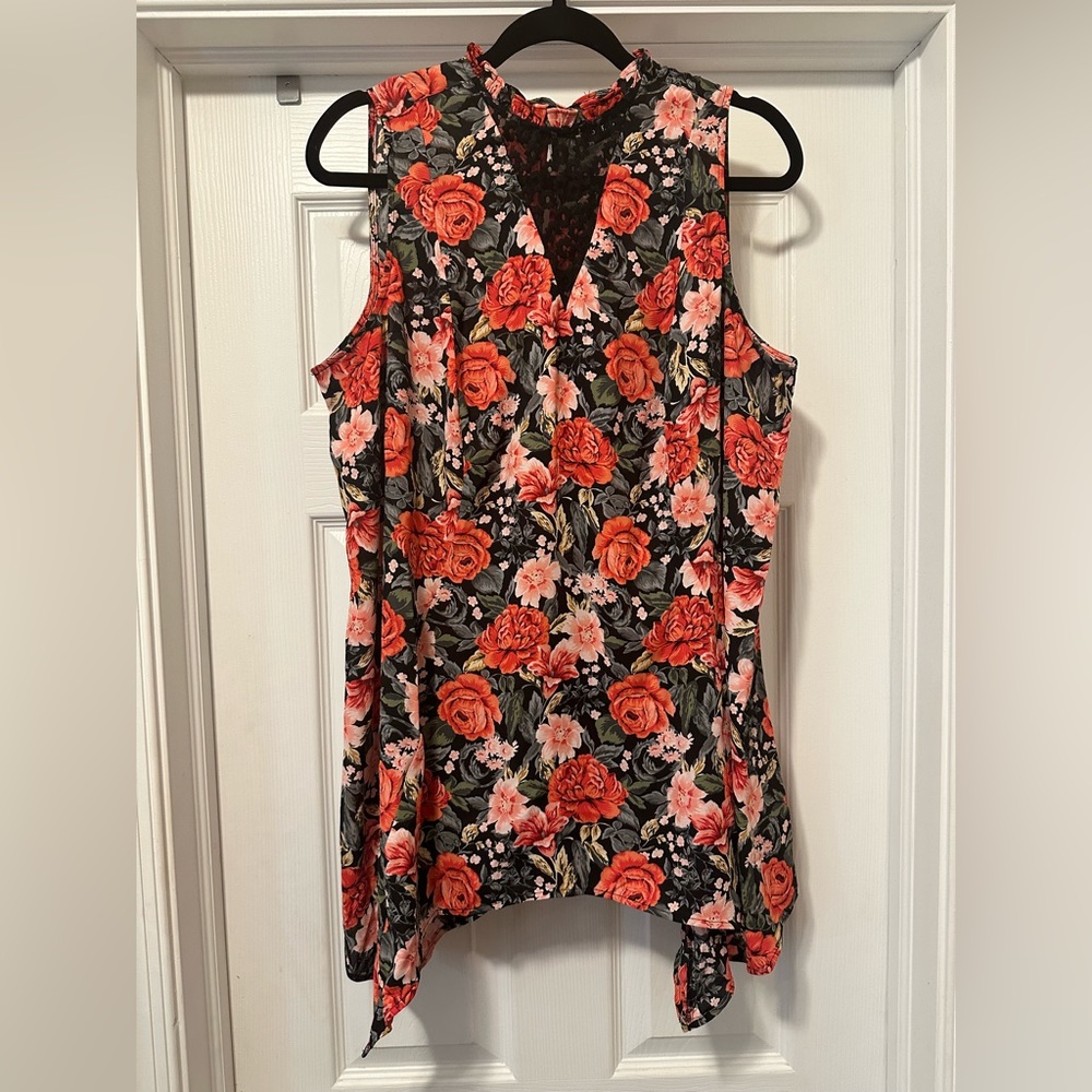 Torrid black/floral chiffon tunic with handkerchief hem size 1